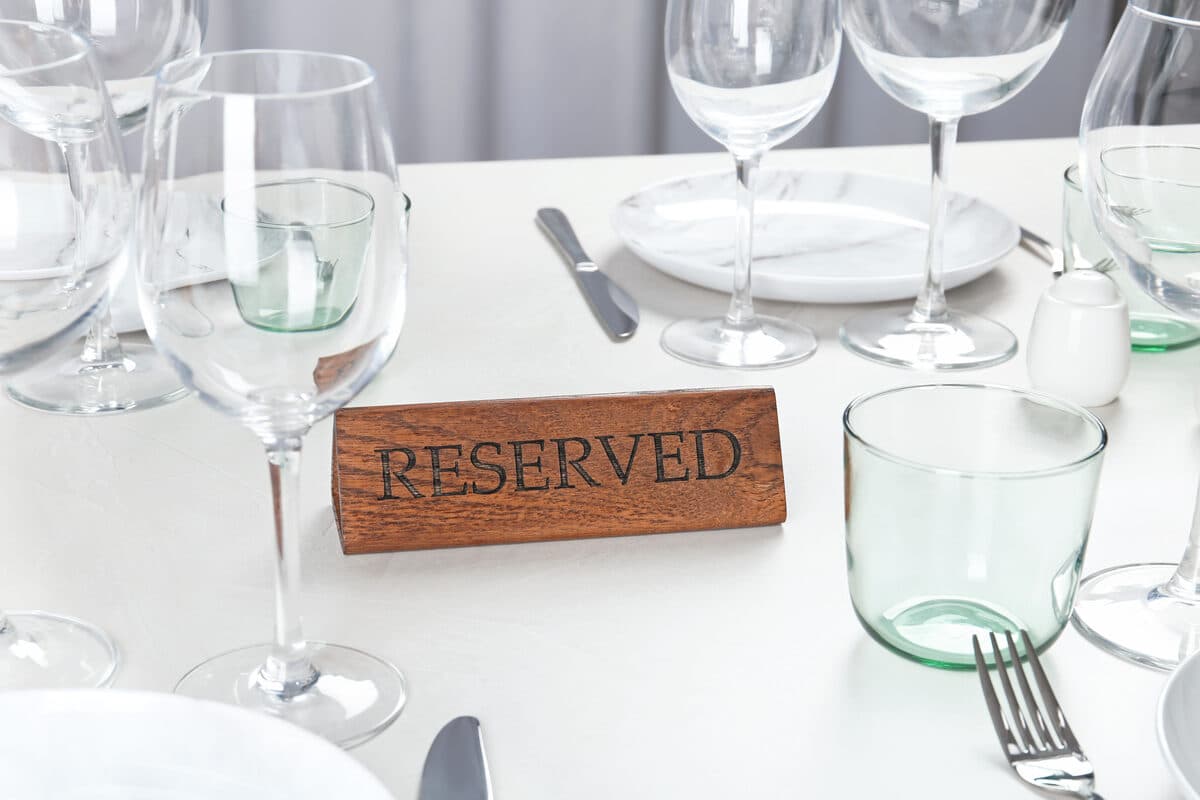 Confirmação automática de reserva num restaurante